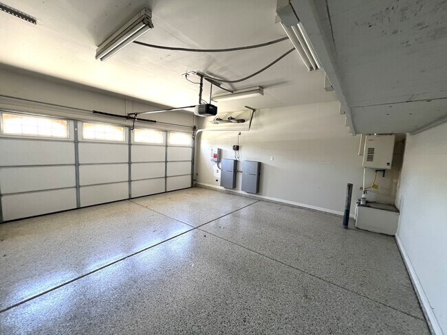 Building Photo - 5418 Sweet Sunblaze Ave