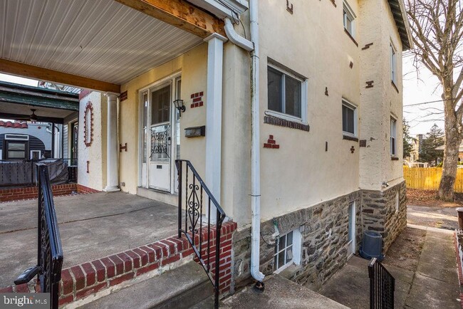 Building Photo - 244 Wabash Ave