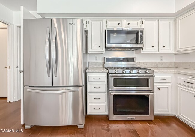 Building Photo - 2829 Shoreview Cir