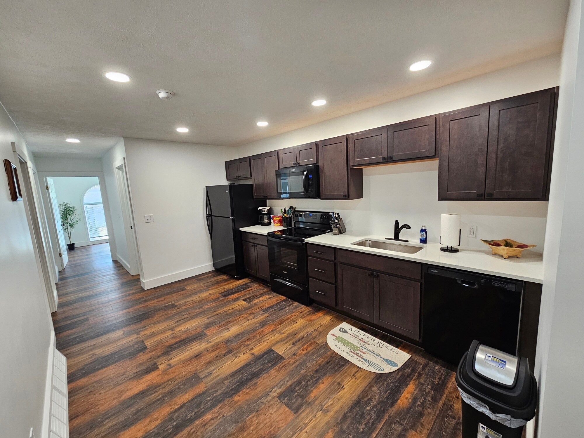 Building Photo - 231 Walnut St