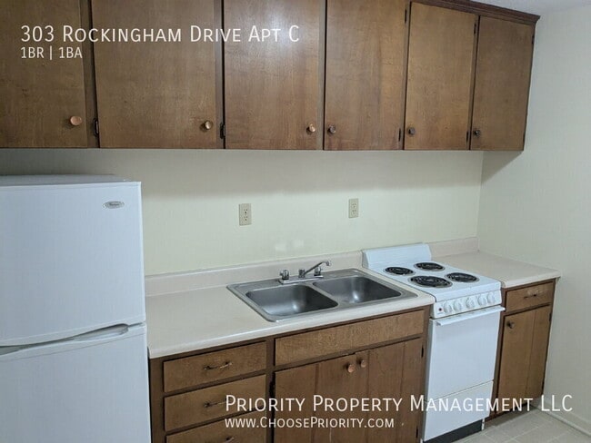 Building Photo - 303 Rockingham Dr