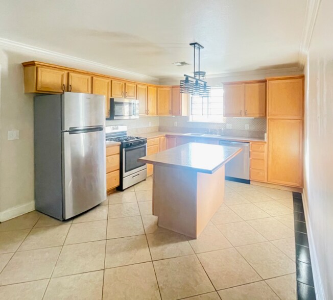 Primary Photo - 8531 Dinkins St