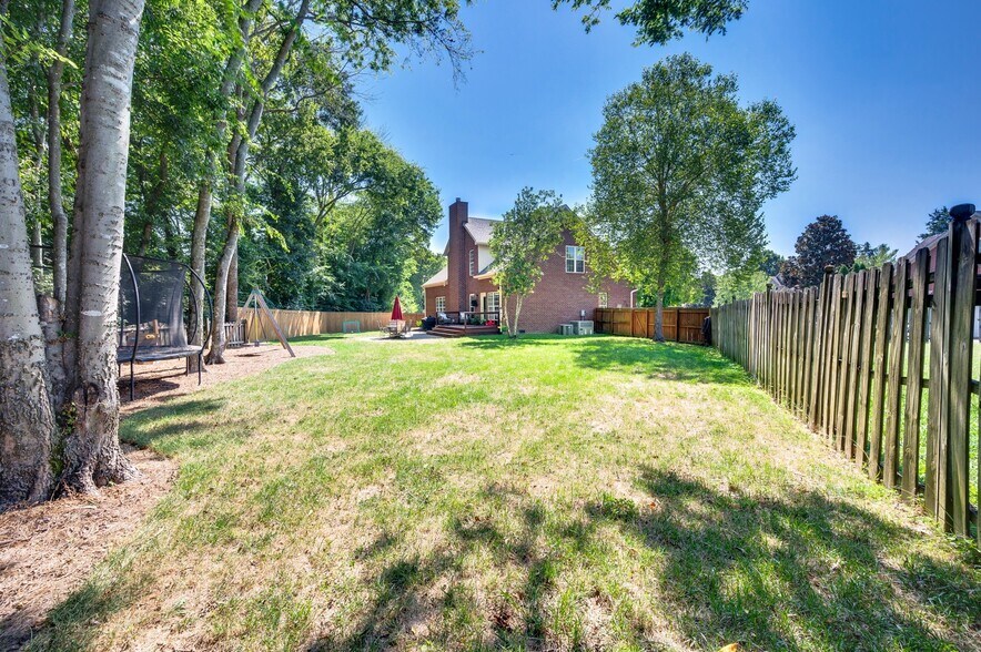Building Photo - 6428 Holly Trace Ct