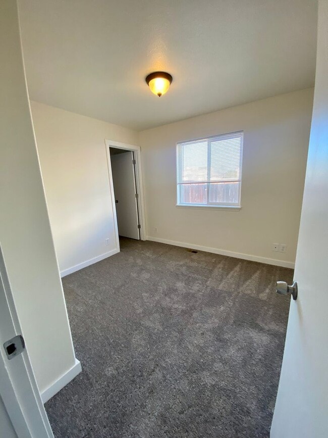 Building Photo - Beautiful home in highly sought after CDA ...