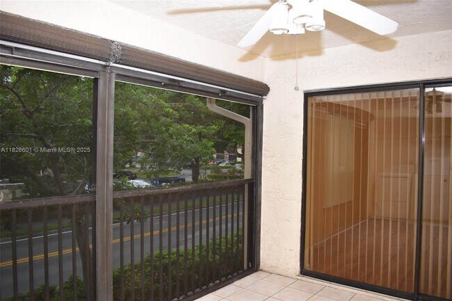 Building Photo - 4459 Carambola Cir S