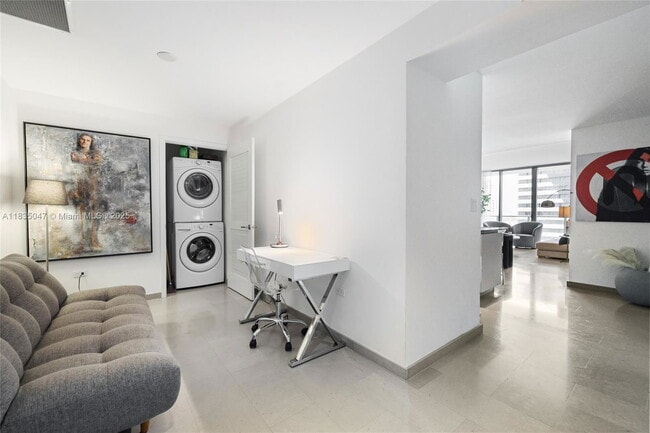 Building Photo - 88 SW 7th St