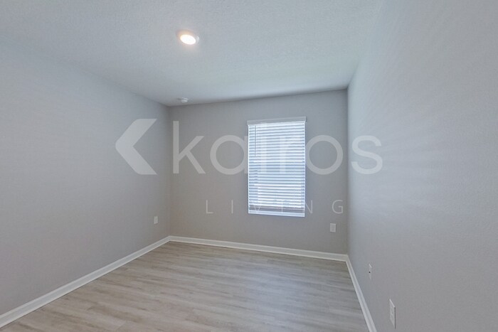 Building Photo - 4660 Malay Cir