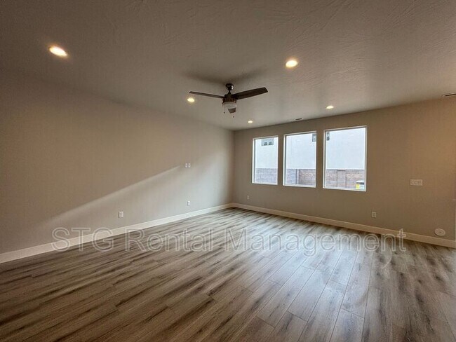 Building Photo - 983 S 4380 W