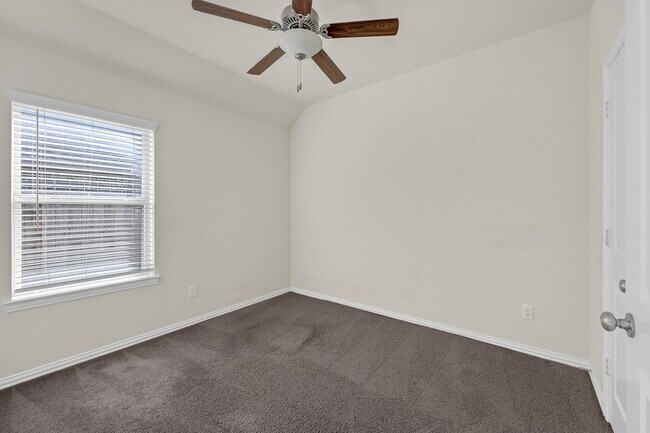 Building Photo - 2403 Dovetail Park Ln