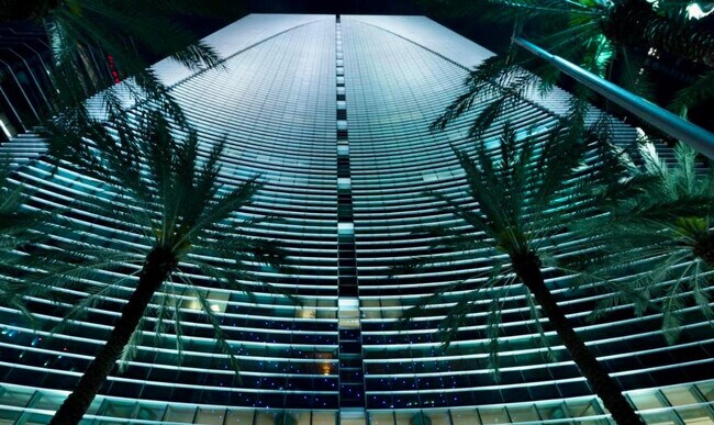 Building Photo - 1395 Brickell Bay Dr