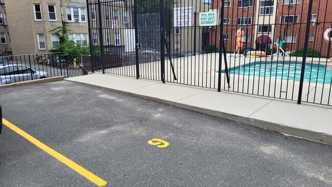 Building Photo - 239 Kelton St