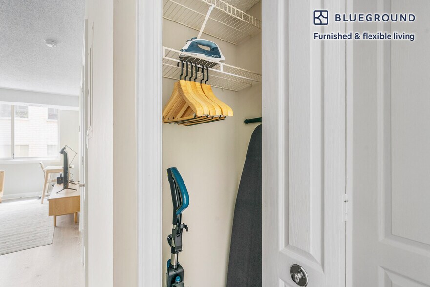 Building Photo - 2140 L St NW