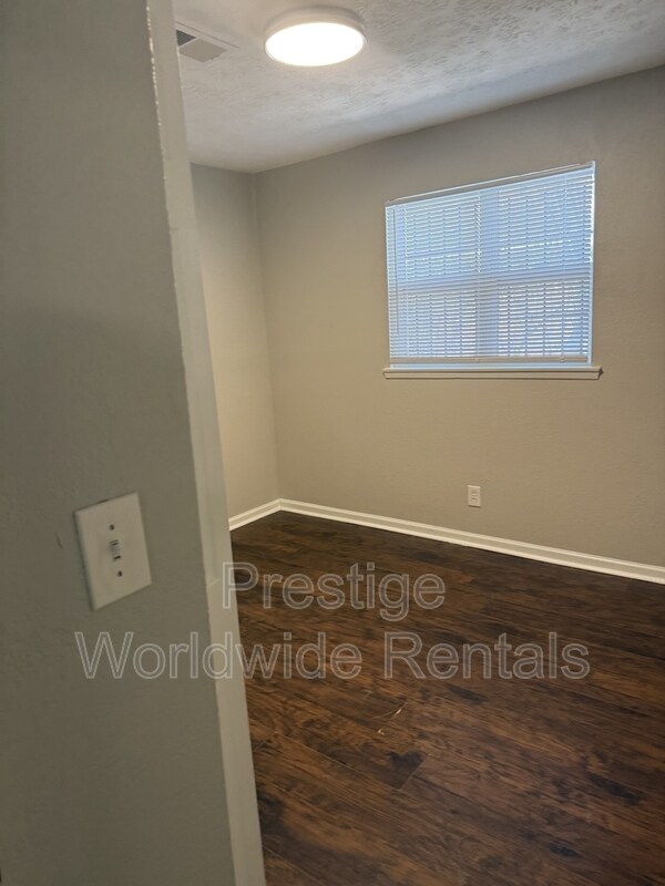 Building Photo - 3120 Urban Ave