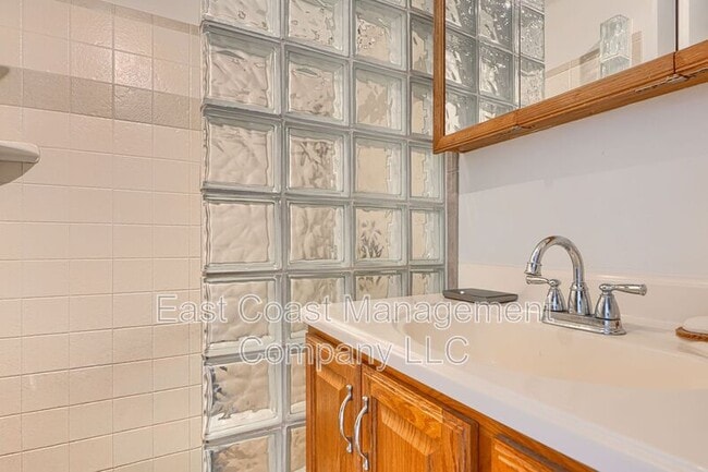 Building Photo - 1321 Cooksie St