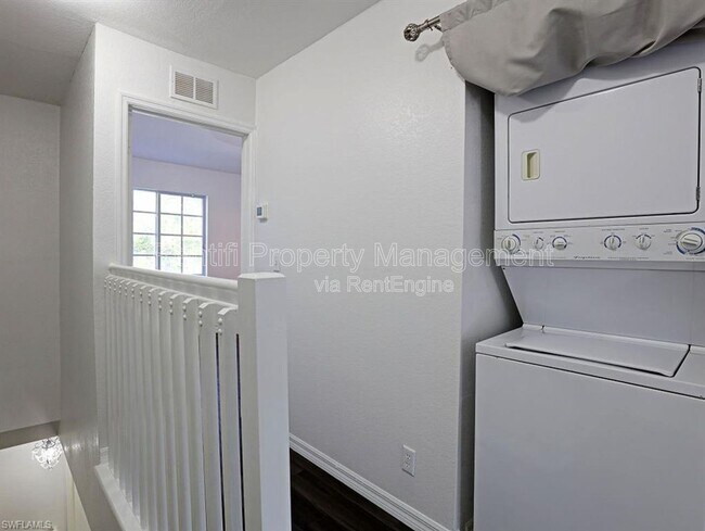 Building Photo - 10036 Poppy Hill Dr