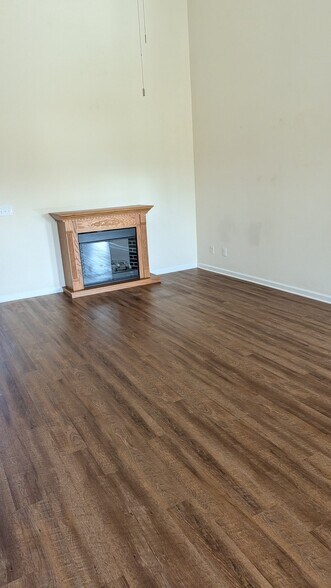 Building Photo - 409 Arecales Dr