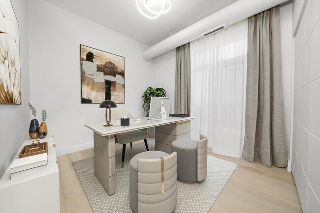 Building Photo - 450 Village Center Dr