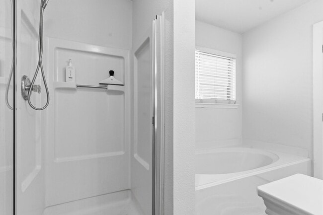 Building Photo - 3947 Carriage Park Row