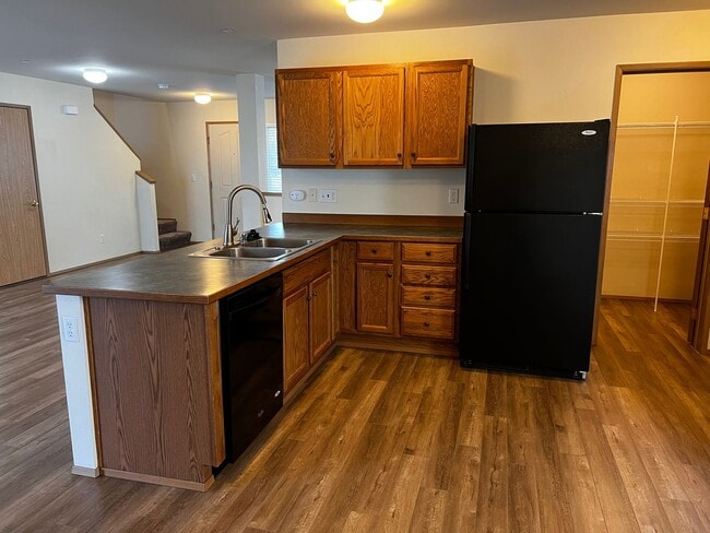 Building Photo - DuPont 2365 SF 3 bedroom plus loft home.
