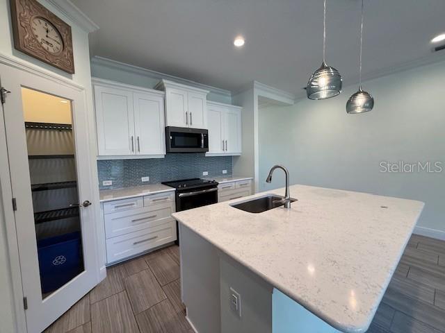 Building Photo - 16966 Rosedown Glen