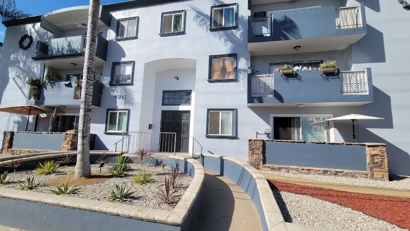 Building Photo - 6039 Whitsett Ave