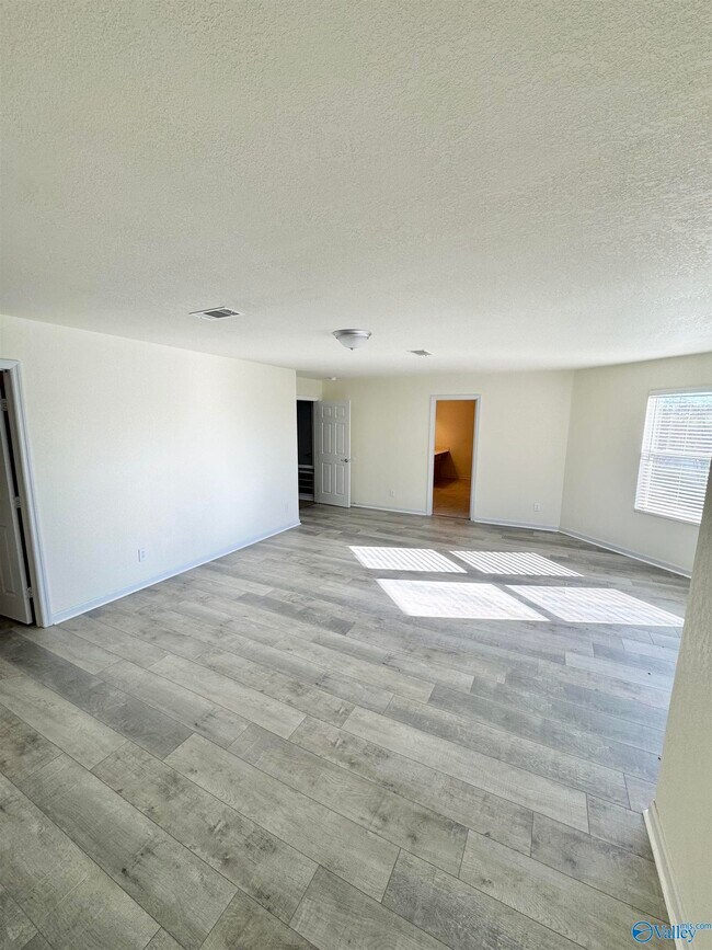 Building Photo - 207 Millbury Ct