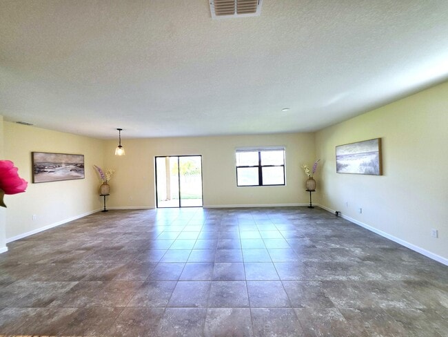 Building Photo - 6580 Canterbridge Dr