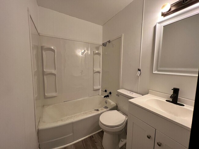 Building Photo - 3201 Fairfield Ave