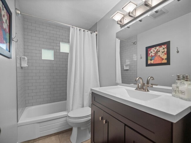 Building Photo - Comfort & Convenience in the Heart of Spokane (Furnished)