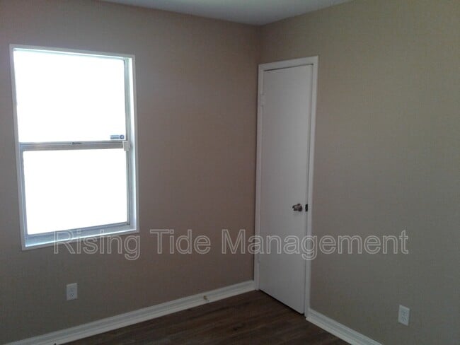 Building Photo - 6109 Shady Ln
