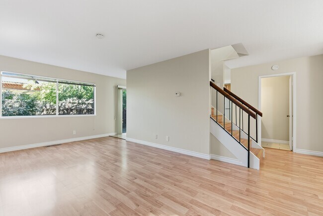 Building Photo - 209 Valley Oak Plaza