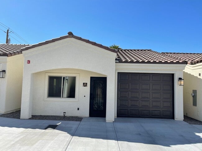 Building Photo - Unfurnished Tiny Home