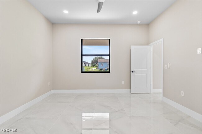 Building Photo - 2809 25th St SW