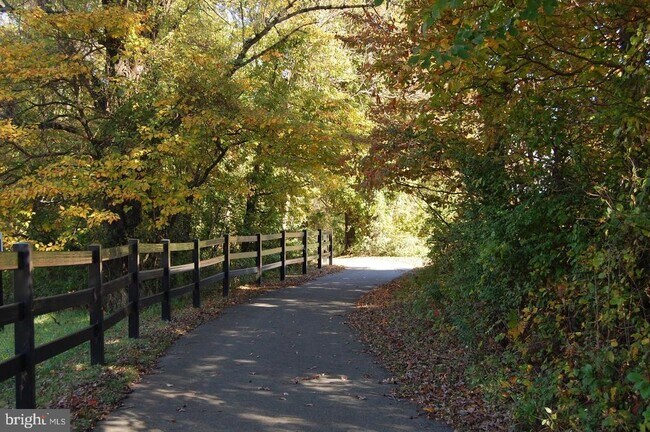 Building Photo - 615 Prizer Ct