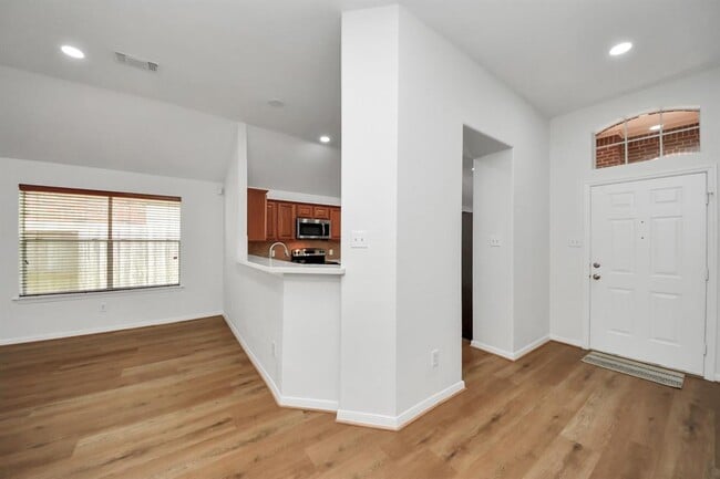 Building Photo - 14623 Cypress Cottage Ct