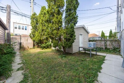 Building Photo - 3022 N Avers Ave