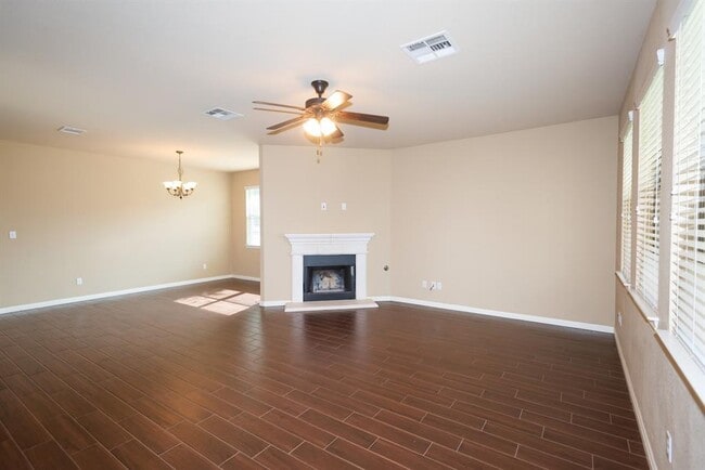 Building Photo - 1078 Sussex Way