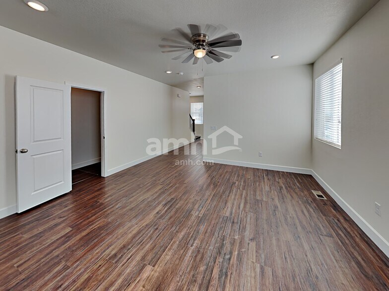 Building Photo - 15091 West 82nd Place
