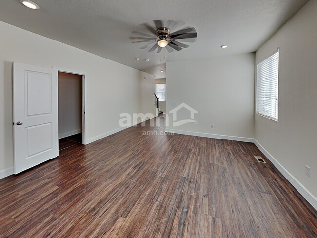 Building Photo - 1304 Alderleaf Ave