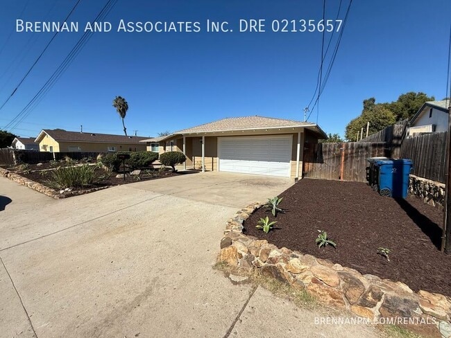 Building Photo - 35 Flower St