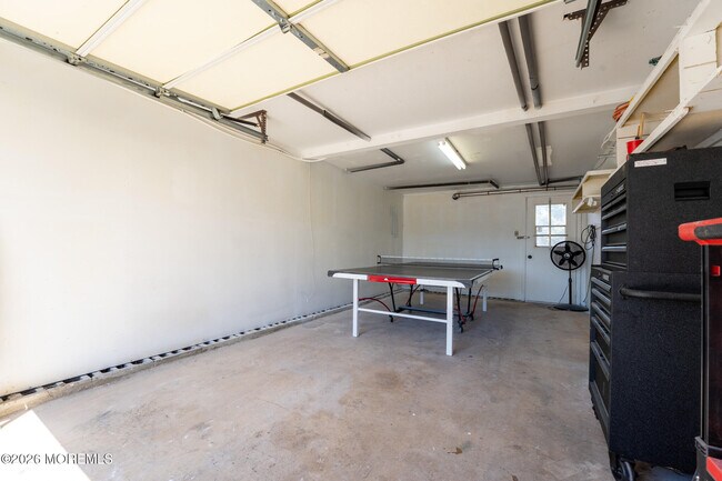 Building Photo - 406 Lawrence Dr