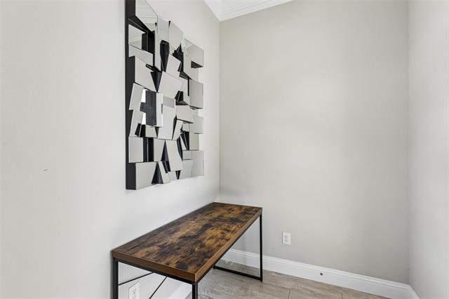 Building Photo - 628 Club Dr