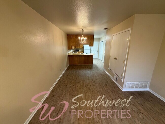 Building Photo - 3 bedroom 2 bath in an excellent neighborhood