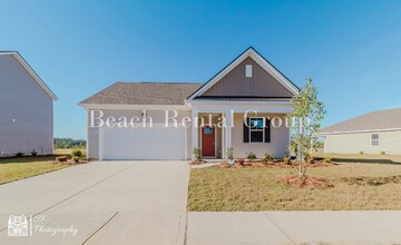 Building Photo - Modern Features, Classic Comfort!