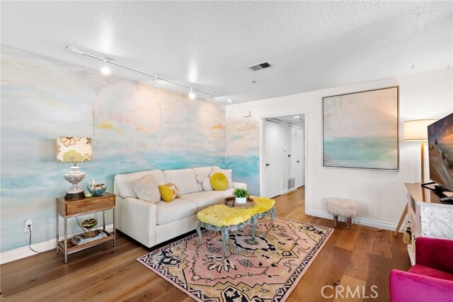 Building Photo - 210 Avenida Montalvo