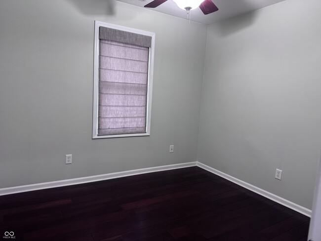 Building Photo - 1206 W Sheffield Dr