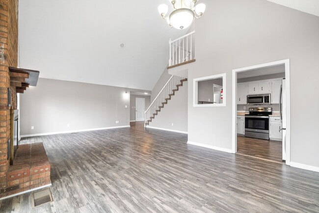 Building Photo - Lovely home on beautiful, wooded corner - Just Reduced