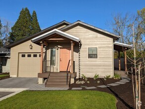 Building Photo - Beautiful 2-Bedroom, 2-Bath Newly Built Ho...