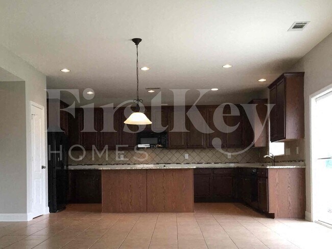 Building Photo - 127 Colville Rd