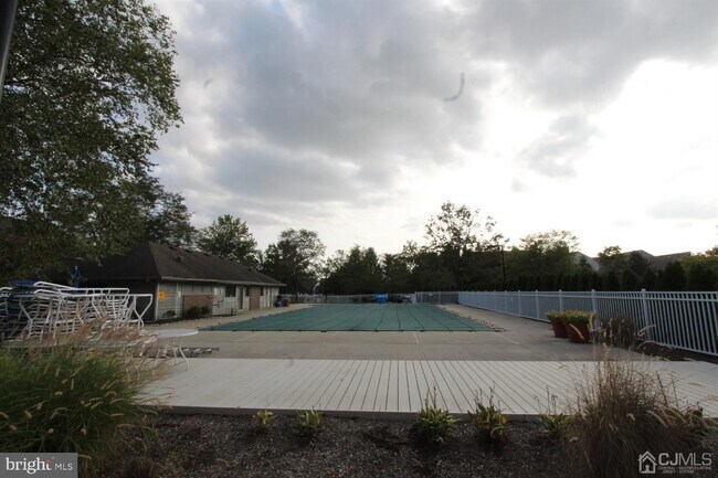 Building Photo - 5310 Ravens Crest Dr